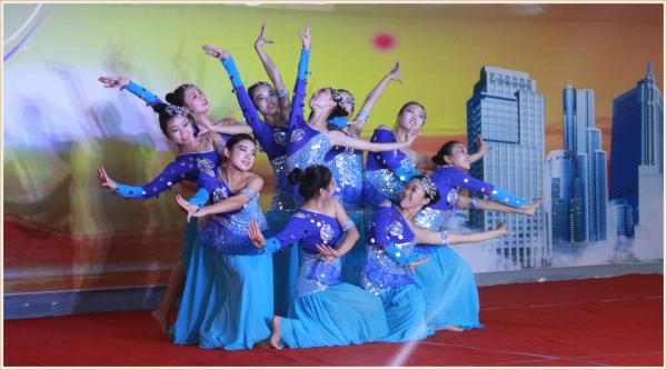 傣族舞蹈：年年有余-06.JPG